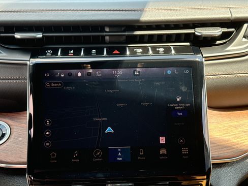 Used 2023 Jeep Grand Cherokee Summit image 12