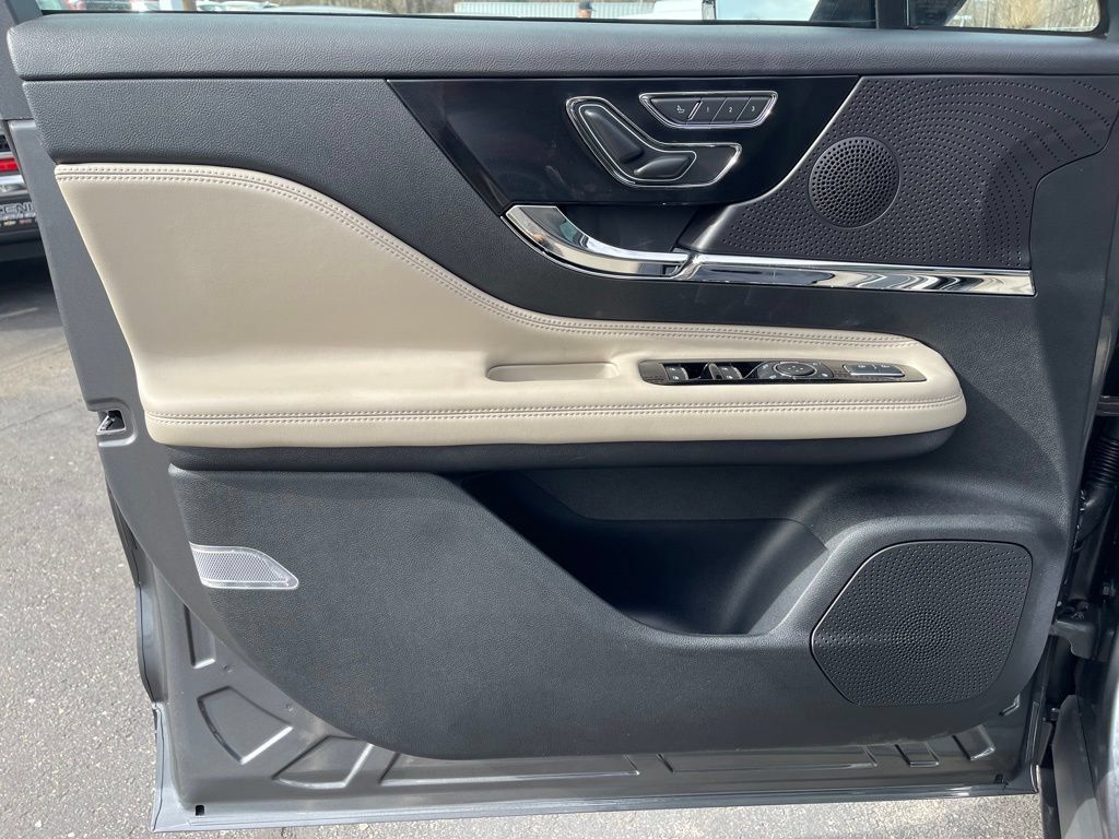 New 2026 Lincoln Corsair Premiere AWD/4WD image 15