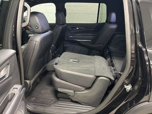 Used 2025 Chevrolet Traverse Z71 w/ Driver Confidence Package image 35