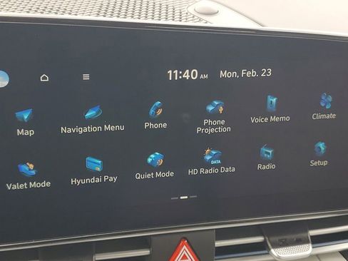 Used 2025 Hyundai Elantra Limited image 19