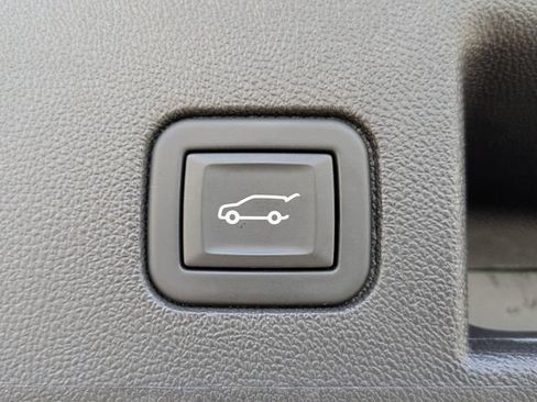 Used 2023 Chevrolet Equinox RS FWD image 15