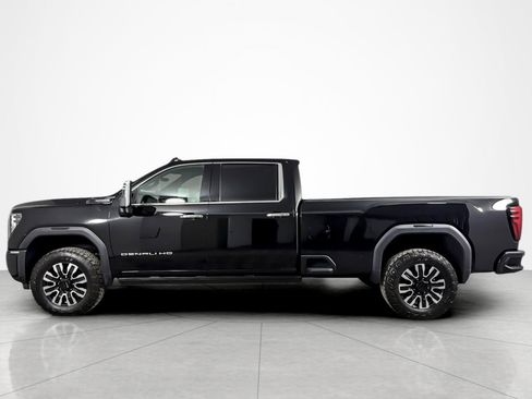 Used 2024 GMC Sierra 3500 Denali Ultimate AWD/4WD image 2