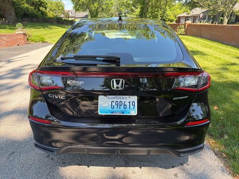 Used 2023 Honda Civic Sport image 6