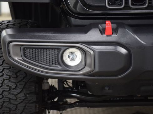 Used 2025 Jeep Gladiator Rubicon AWD/4WD image 12