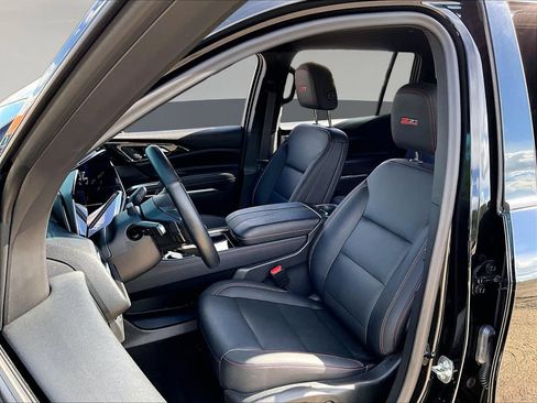 Used 2025 Chevrolet Traverse Z71 w/ Enhanced Driving Package AWD/4WD image 24