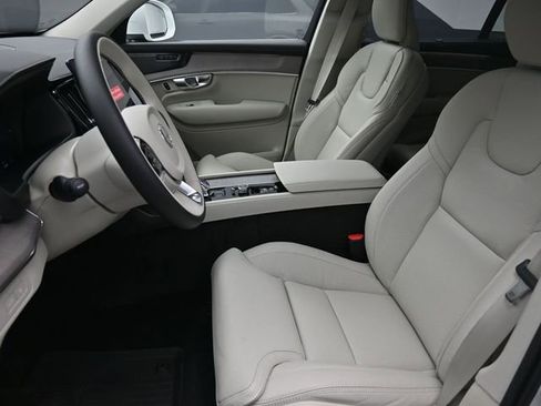 Used 2026 Volvo XC90 T8 Ultra w/ Protection Package Premier image 18