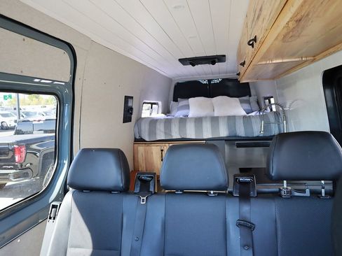 Used 2022 Mercedes-Benz Sprinter 2500 image 19