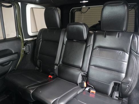 Used 2021 Jeep Wrangler Unlimited Sahara AWD/4WD image 15