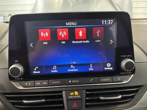 Used 2023 Nissan Altima 2.5 SV FWD image 12