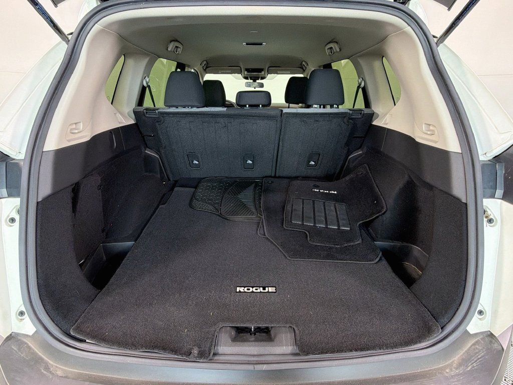 Used 2023 Nissan Rogue SV FWD image 27