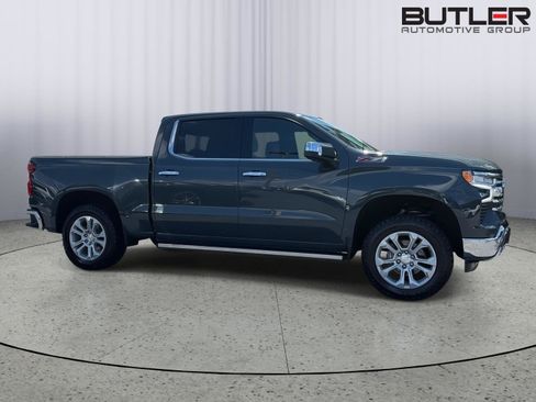 Used 2025 Chevrolet Silverado 1500 LTZ AWD/4WD image 7