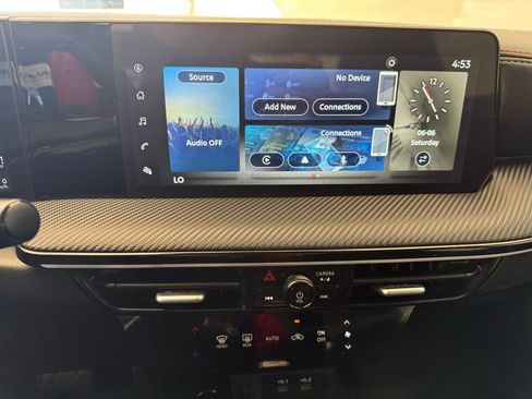 Used 2025 Nissan Kicks SR FWD image 48