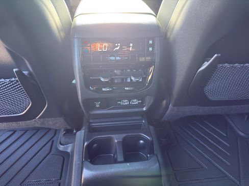 Used 2024 Jeep Grand Cherokee L Altitude AWD/4WD image 31