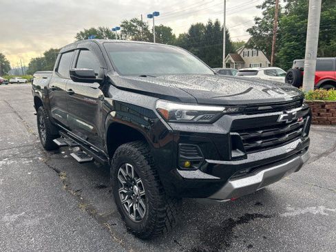 Used 2023 Chevrolet Colorado Z71 w/ Z71 Convenience Package 2 AWD/4WD image 4