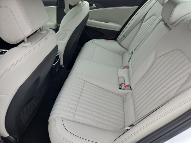 Used 2025 Genesis G70 2.5T w/ Sport Prestige Package RWD image 12