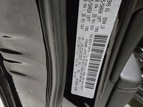 Used 2019 Jeep Grand Cherokee Overland w/ Trailer Tow Group IV image 14