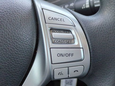 Used 2016 Nissan Rogue S image 24