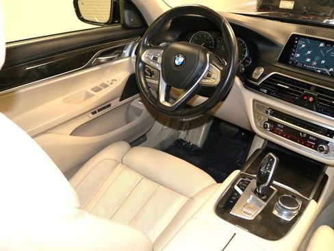 Used 2016 BMW 740i RWD image 15