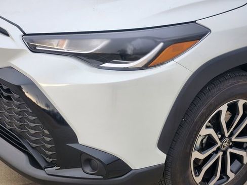 Used 2025 Toyota Corolla Cross SE image 9