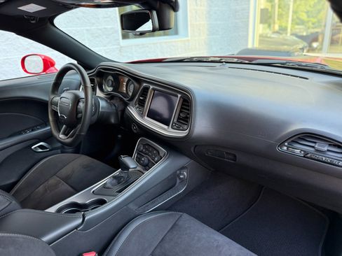Used 2022 Dodge Challenger R/T Scat Pack RWD image 37