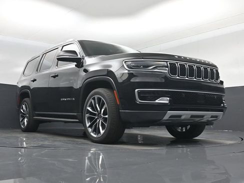 Used 2022 Jeep Wagoneer Series II w/ Premium Group I AWD/4WD image 32