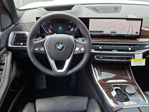 Used 2026 BMW X5 xDrive40i image 11