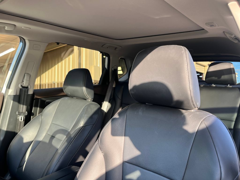 Used 2023 Nissan Rogue SL w/ SL Premium Package FWD image 26