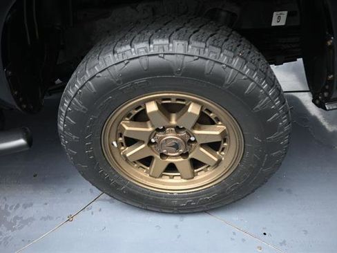 Certified 2023 Toyota Tacoma SR AWD/4WD image 22
