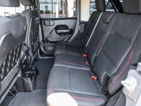 Used 2018 Jeep Wrangler Unlimited Rubicon AWD/4WD image 9