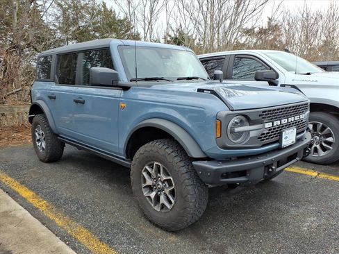 Used 2024 Ford Bronco Badlands image 4
