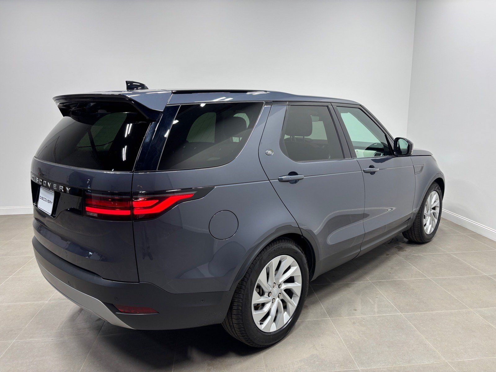 New 2025 Land Rover Discovery S AWD/4WD image 6