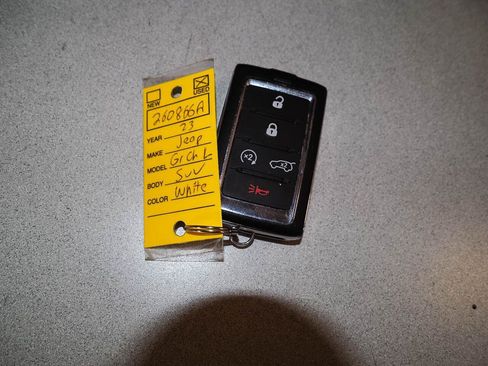 Used 2023 Jeep Grand Cherokee L Limited AWD/4WD image 40