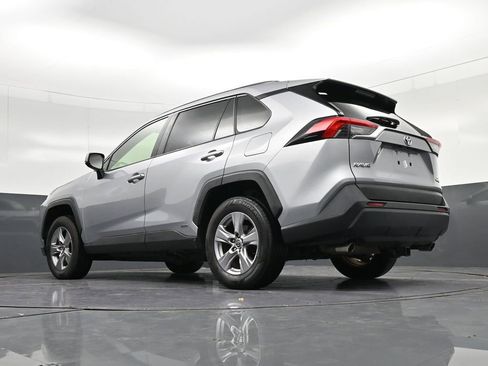 Used 2022 Toyota RAV4 LE AWD/4WD image 28
