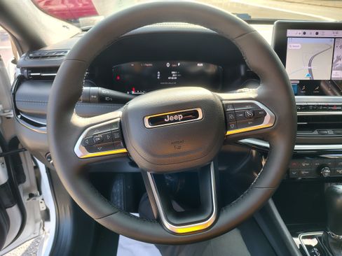 Certified 2025 Jeep Compass Limited w/ High Altitude Package AWD/4WD image 35