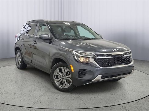Certified 2024 Kia Seltos S image 1