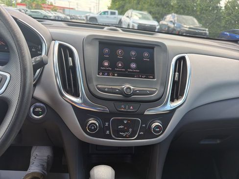 Used 2023 Chevrolet Equinox LS w/ LS Convenience Package FWD image 10