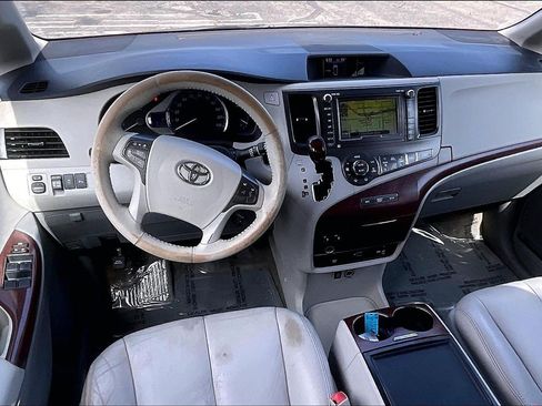 Used 2013 Toyota Sienna XLE w/ Premium Pkg FWD image 15