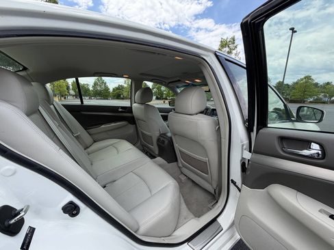 Used 2015 INFINITI Q40 AWD w/ Navigation Package image 13