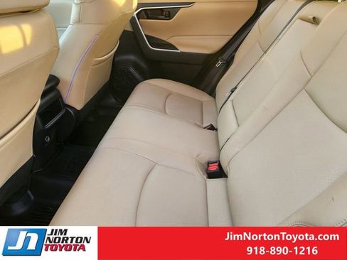Used 2020 Toyota RAV4 LE image 30