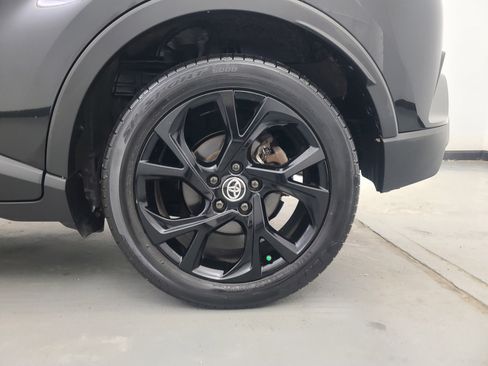 Used 2021 Toyota C-HR Nightshade image 10