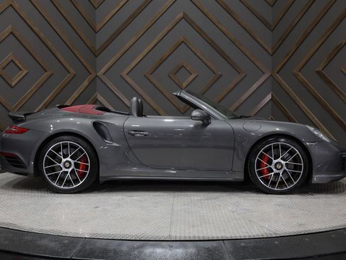 Used 2019 Porsche 911 Turbo image 19