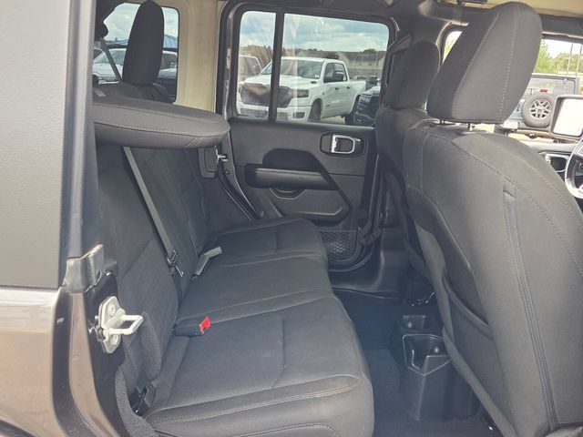 Used 2021 Jeep Wrangler Unlimited Sahara AWD/4WD image 15