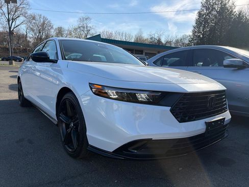 Used 2025 Honda Accord Sport image 3