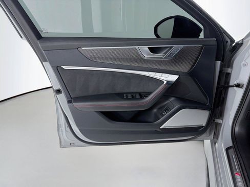 Used 2022 Audi RS 6 AWD/4WD image 6