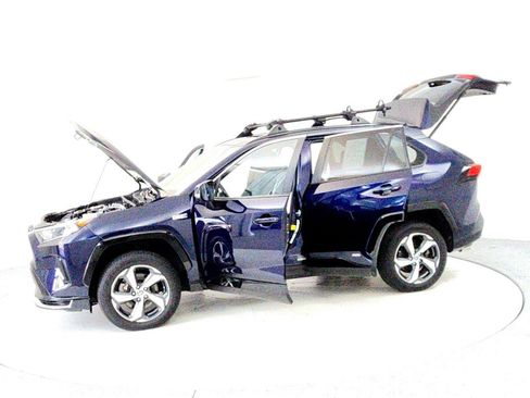 Certified 2021 Toyota RAV4 SE w/ Weather & Moonroof Package image 10