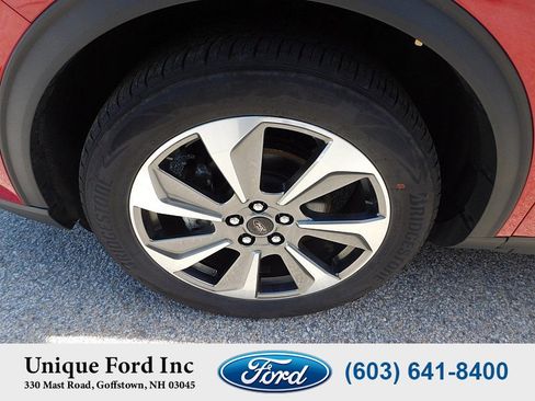 Used 2023 Ford Escape Platinum w/ Premium Technology Package image 10