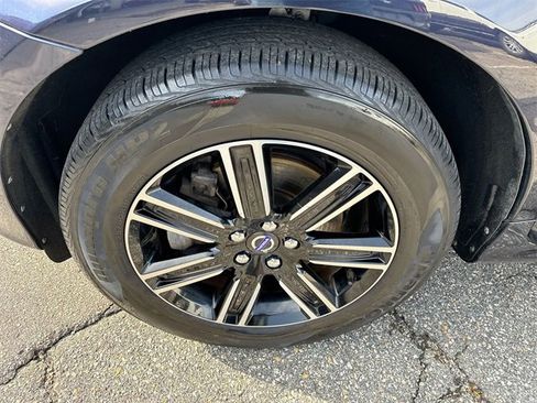 Used 2017 Volvo XC60 T5 Dynamic w/ Preferred Option Package image 13