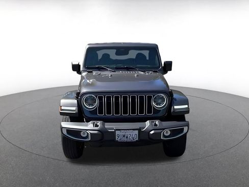 Used 2025 Jeep Wrangler Unlimited Sahara AWD/4WD image 4