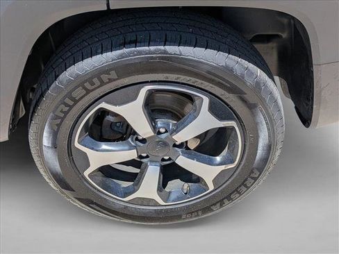 Used 2019 Jeep Renegade Trailhawk w/ Cold Weather Group II AWD/4WD image 25