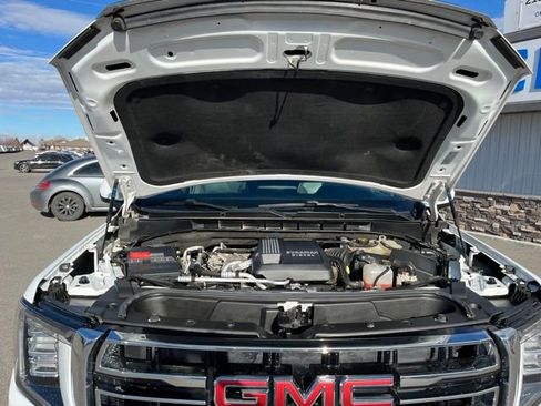Used 2022 GMC Yukon XL SLT image 23